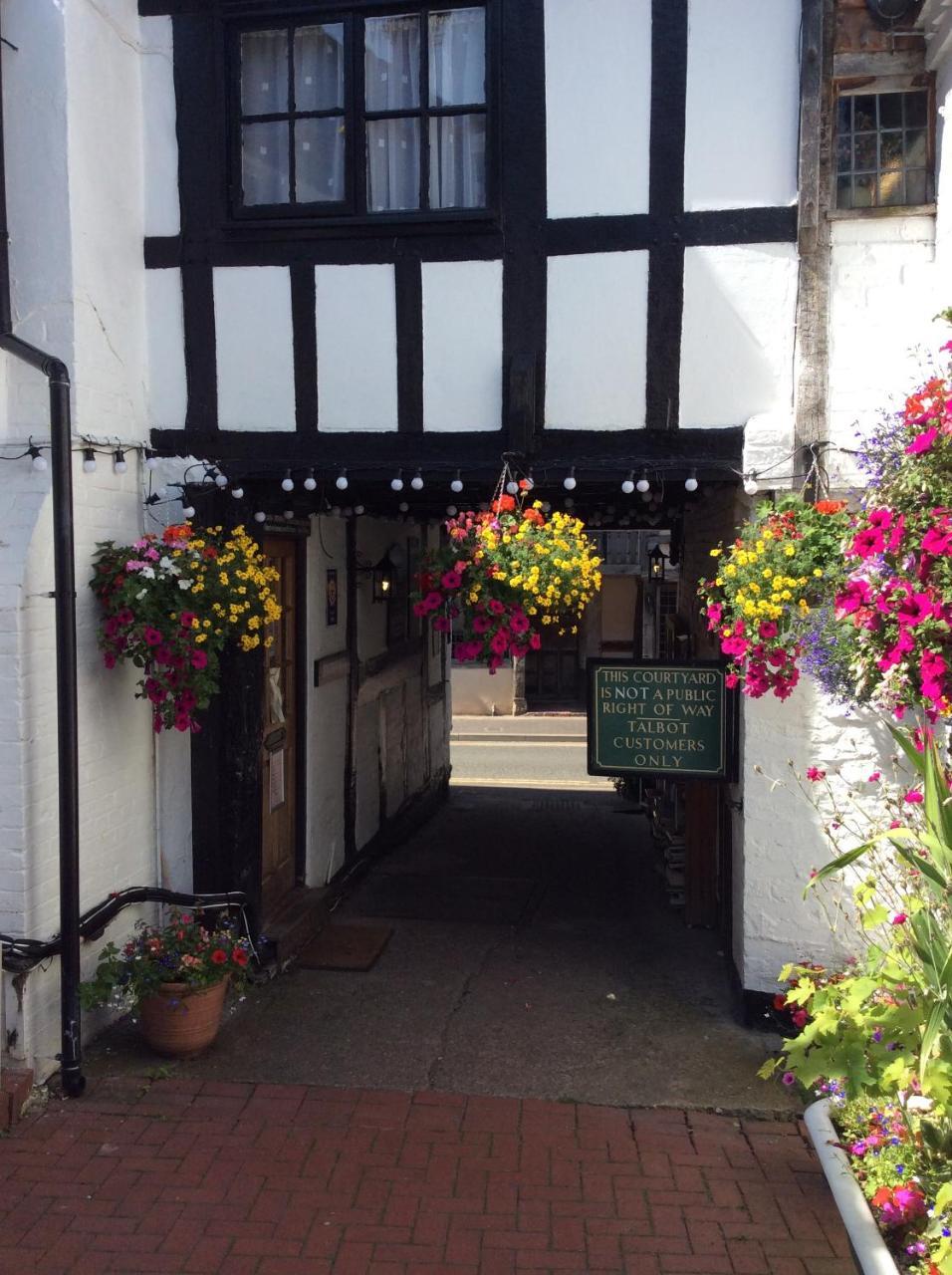 The Talbot Inn Much Wenlock Exterior foto